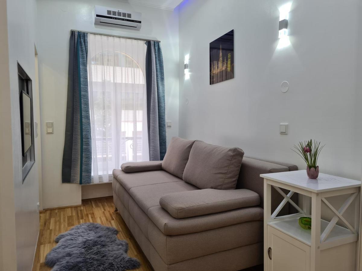 Lapi Apartment 1150 Виена Екстериор снимка