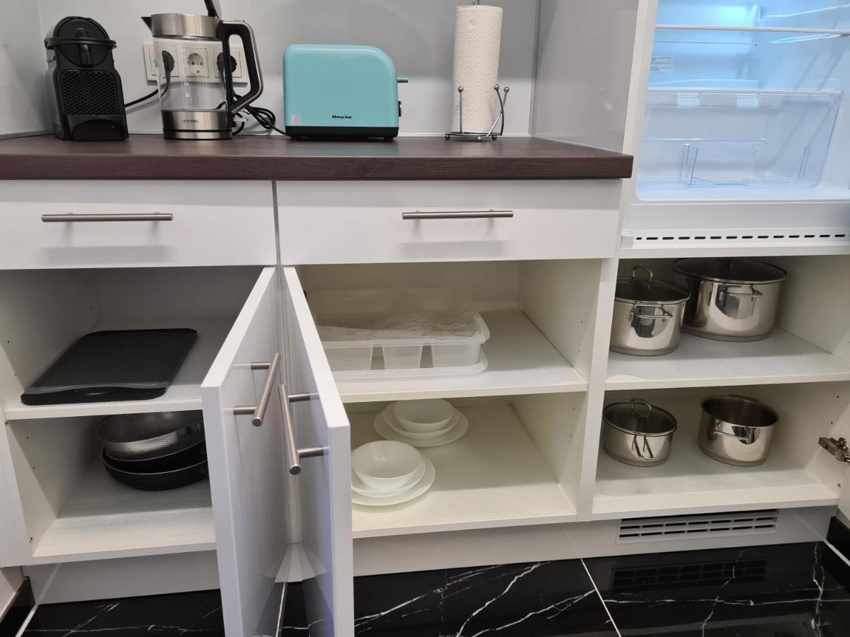 Lapi Apartment 1150 Виена Екстериор снимка