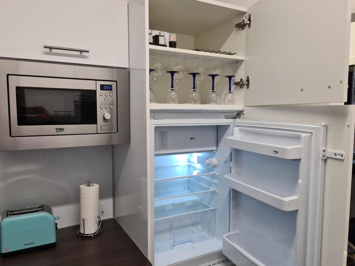 Lapi Apartment 1150 Виена Екстериор снимка