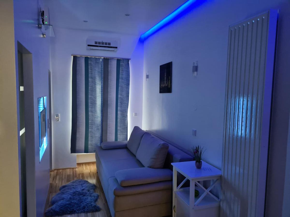 Lapi Apartment 1150 Виена Екстериор снимка