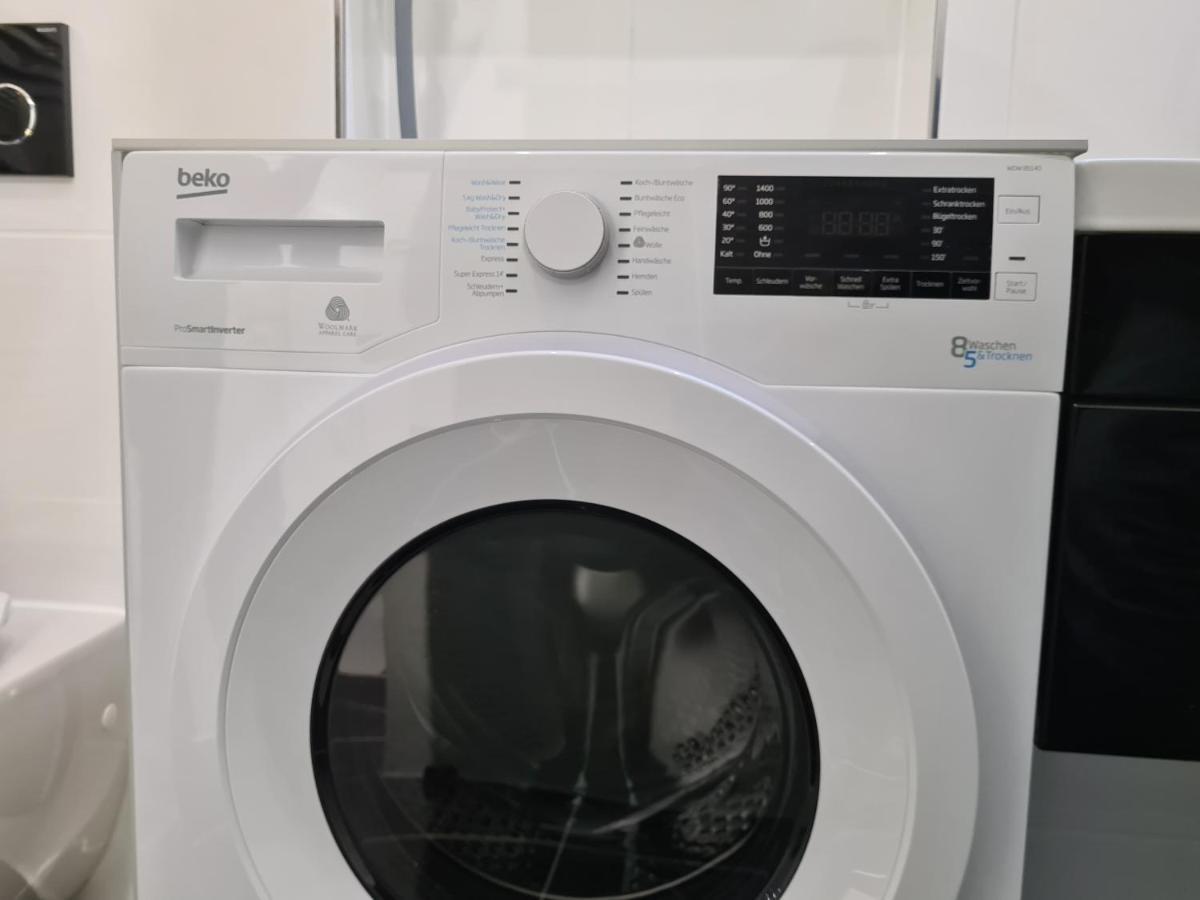 Lapi Apartment 1150 Виена Екстериор снимка