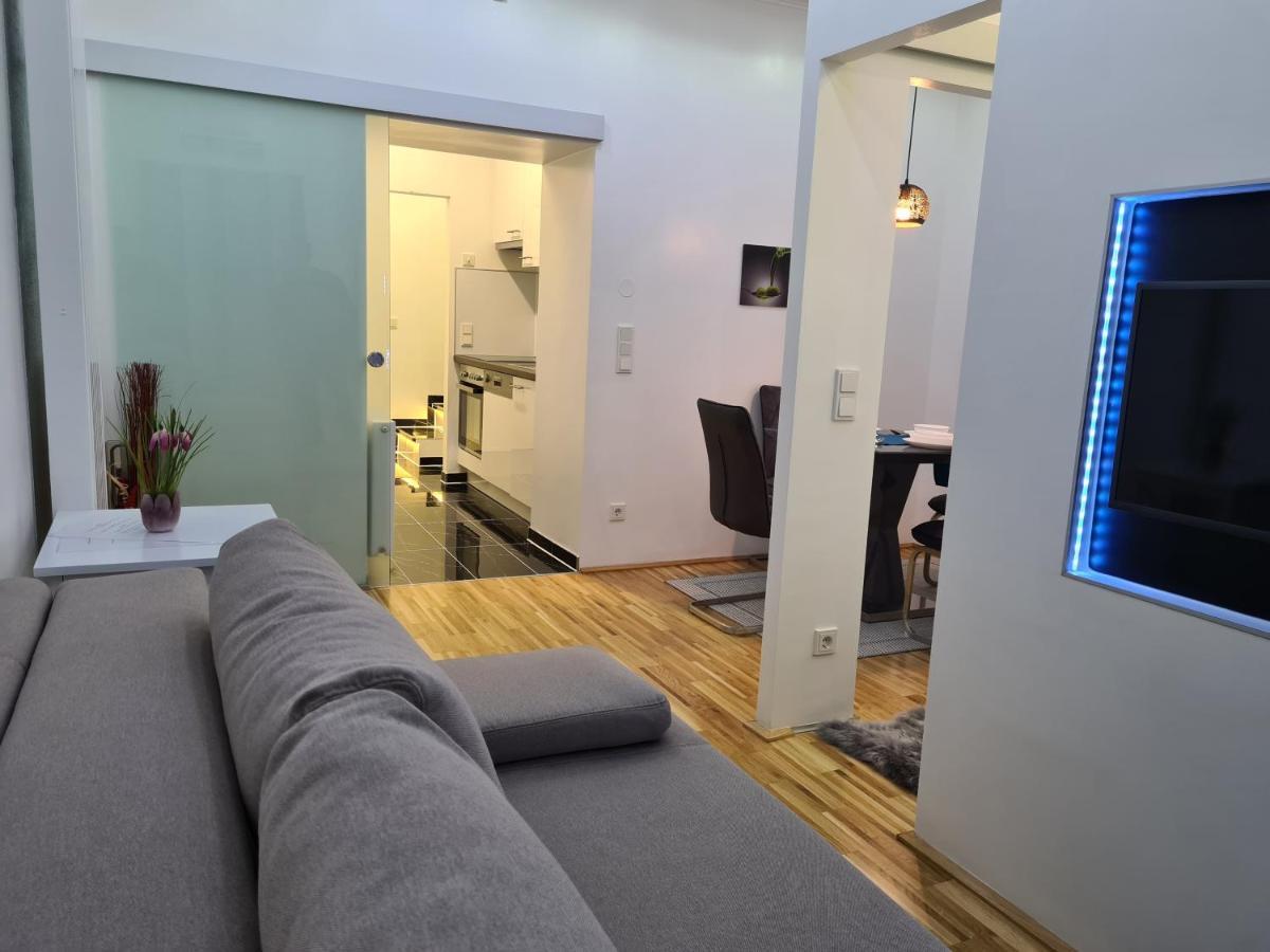 Lapi Apartment 1150 Виена Екстериор снимка