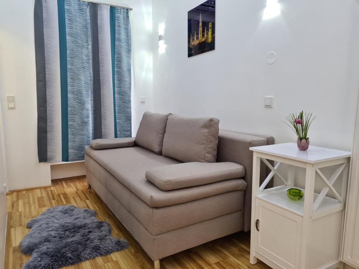 Lapi Apartment 1150 Виена Екстериор снимка