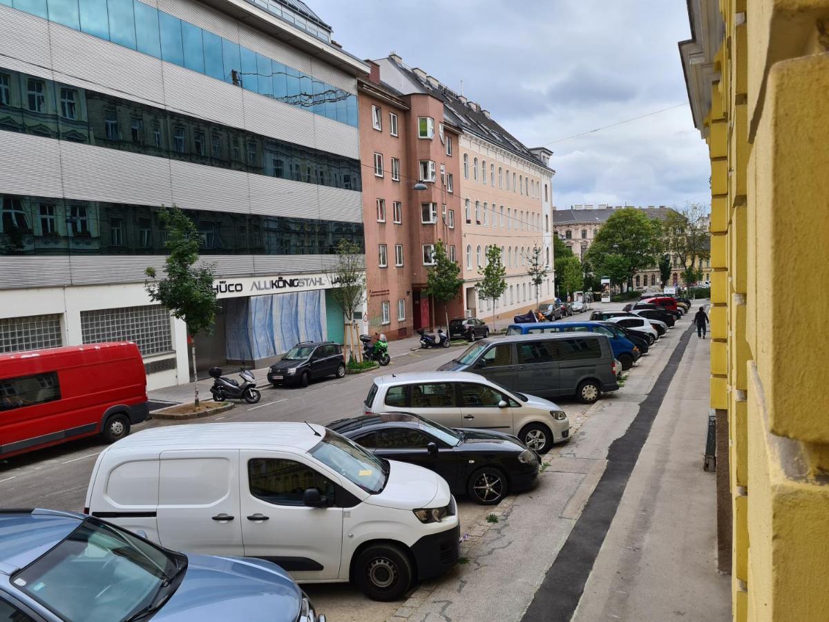 Lapi Apartment 1150 Виена Екстериор снимка