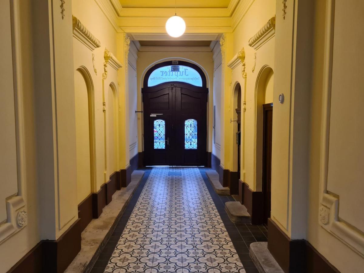 Lapi Apartment 1150 Виена Екстериор снимка