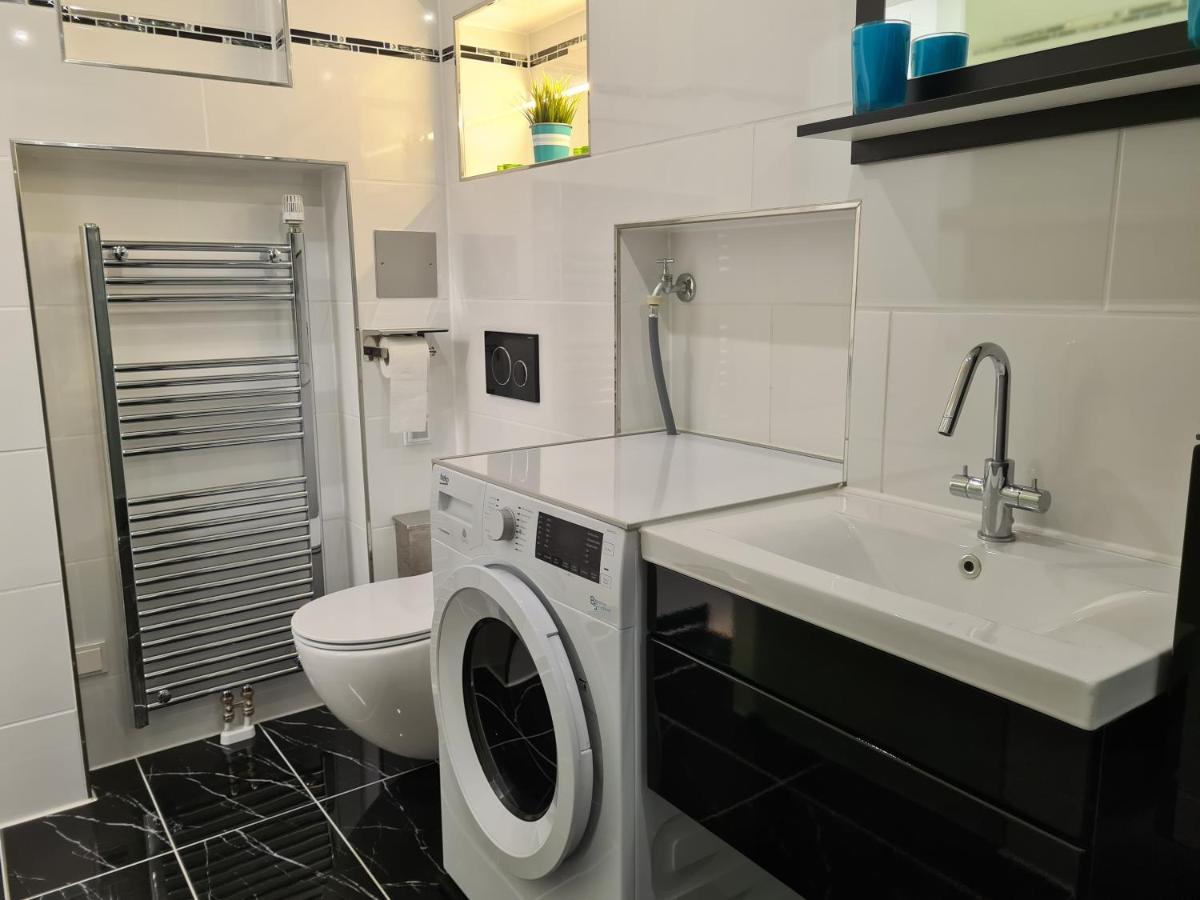 Lapi Apartment 1150 Виена Екстериор снимка
